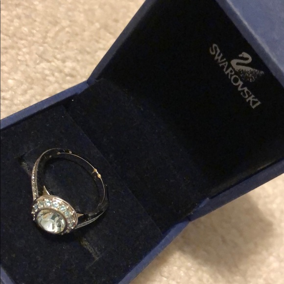 Swarovski Ring EUC Blue Crystal Original Box - Picture 3 of 8